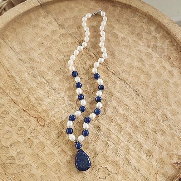Lapis Lazuli and Freshwater Pearl - Picture 3 of 10
